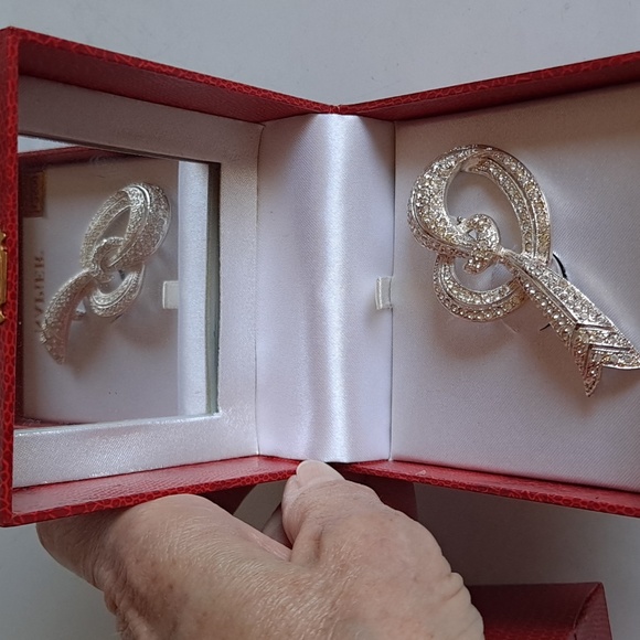 Napier Brooch Set - Picture 9 of 14